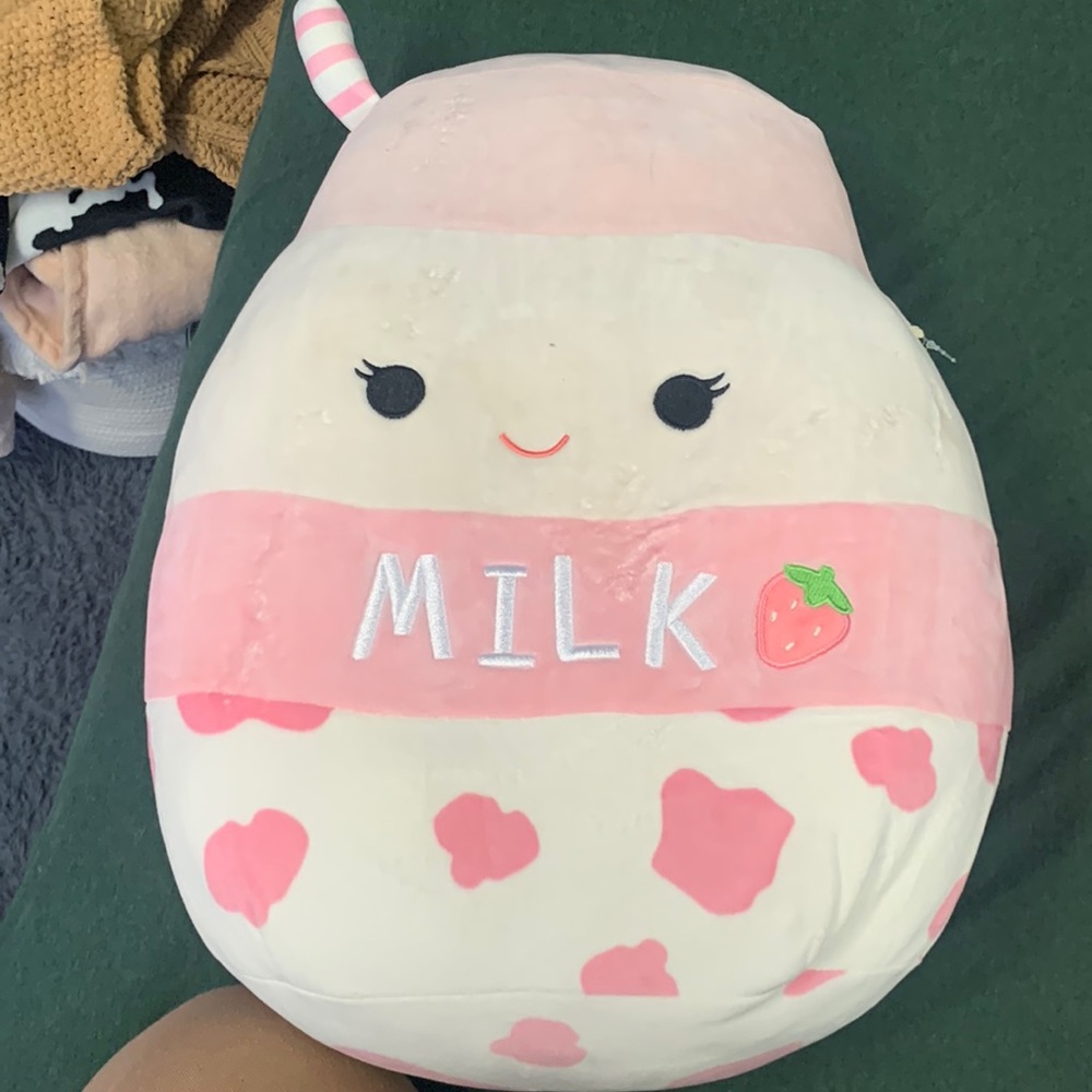 Amelie Squishmallow